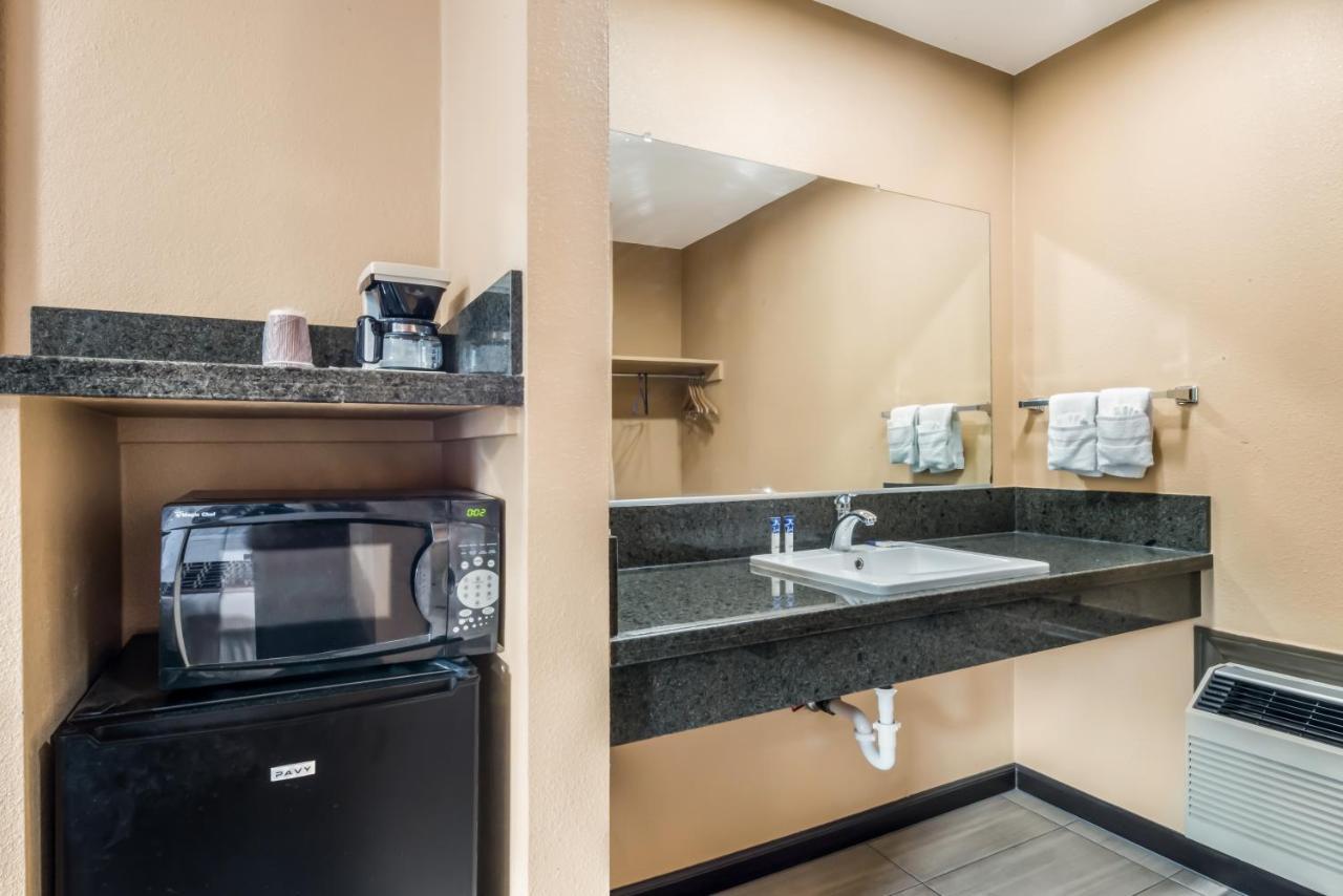 Americas Best Value Inn - Ukiah Esterno foto