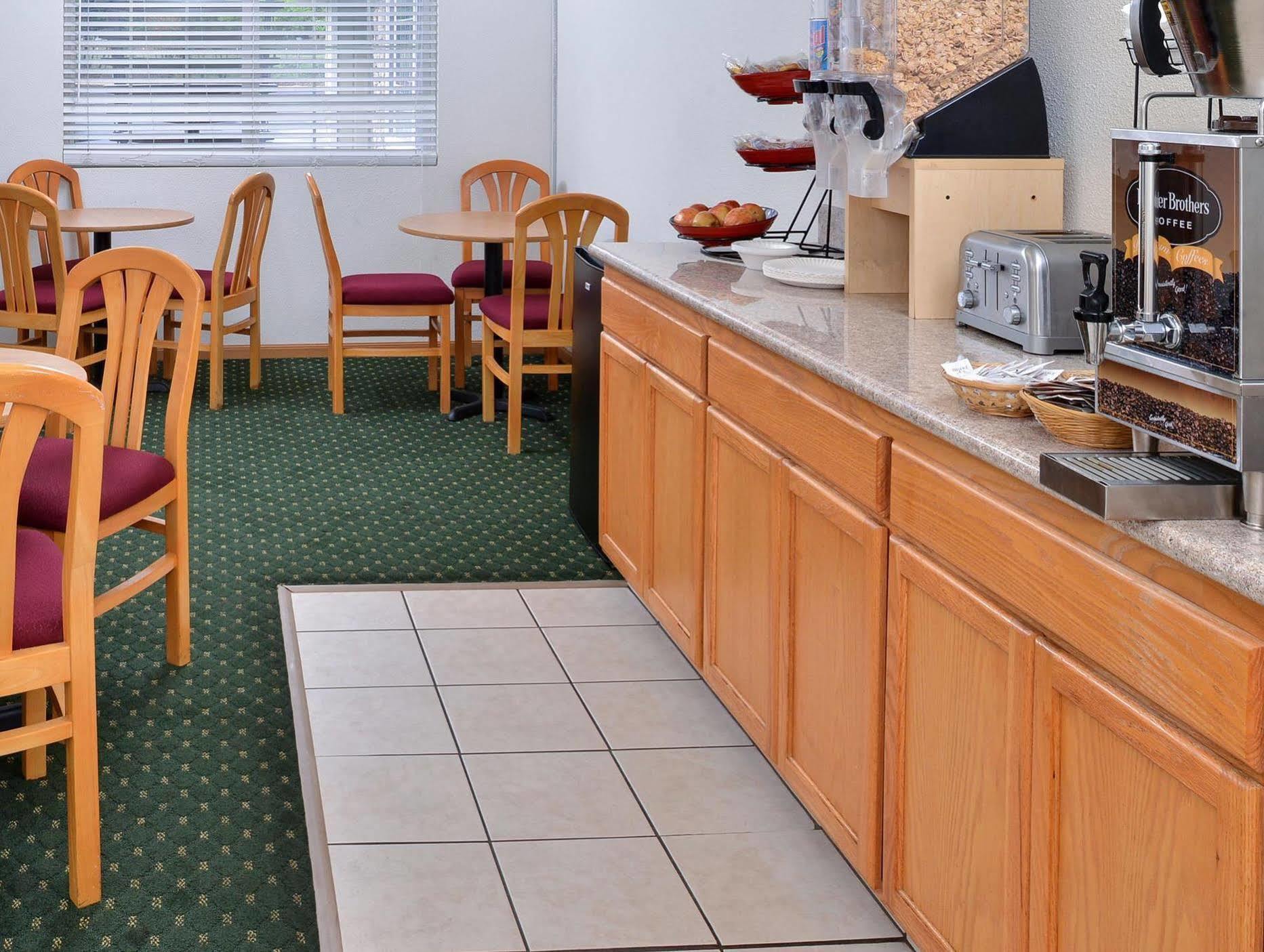 Americas Best Value Inn - Ukiah Esterno foto
